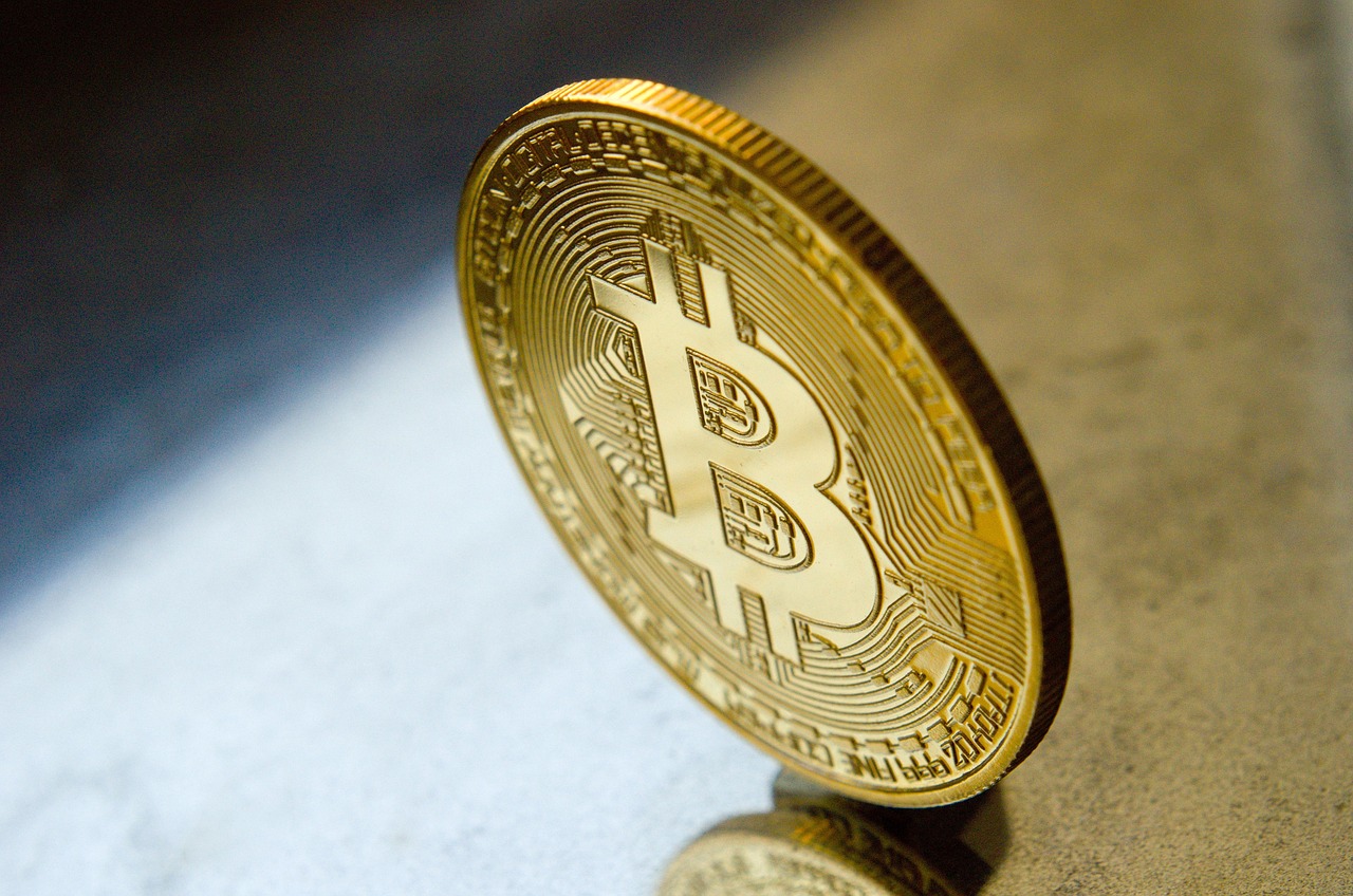 余弦：Hyperliquid上50倍杠杆巨鲸再以452万USDC做多ETH！爆仓价1391美元